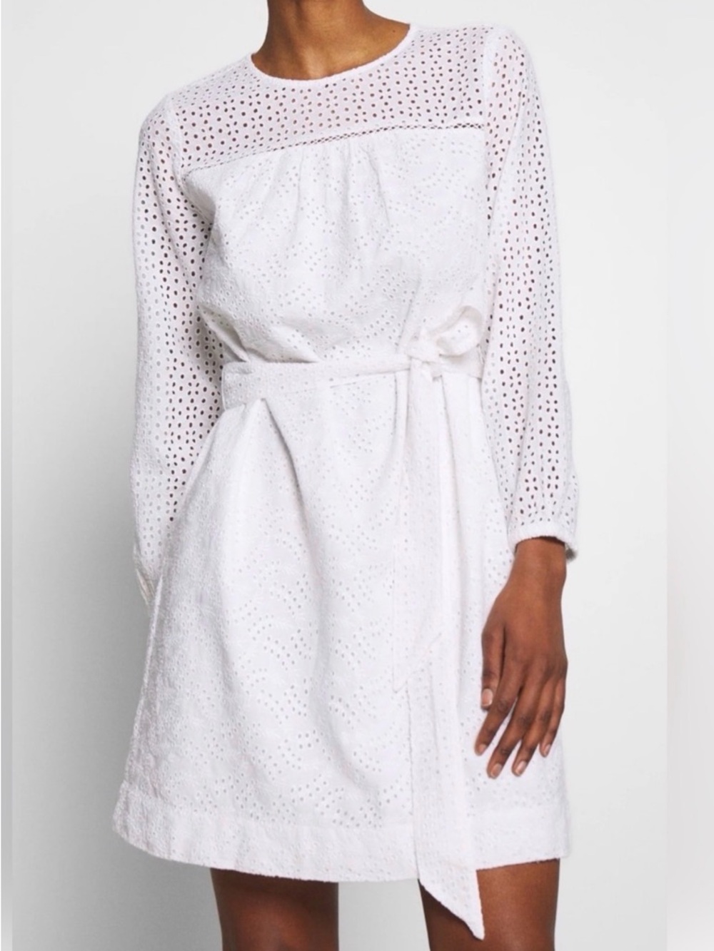 GAP White Eyelet Long-Sleeve Shift Dress WITH MATCHING EYELET BELT! Size Small.